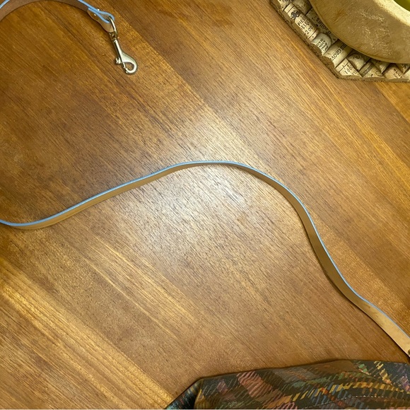 Dooney and Bourke handbag with strap - Picture 11 of 11